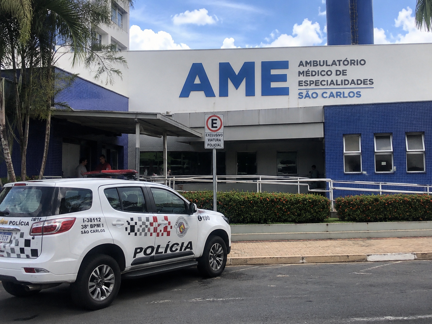 🚨 Homem é detido após danificar patrimônio público dentro do AME em São Carlos