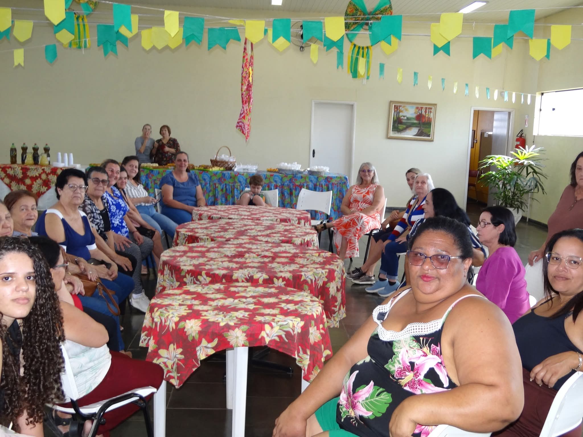 📌 Café especial fortalece laços de amizade no Centro Comunitário de Ibaté
