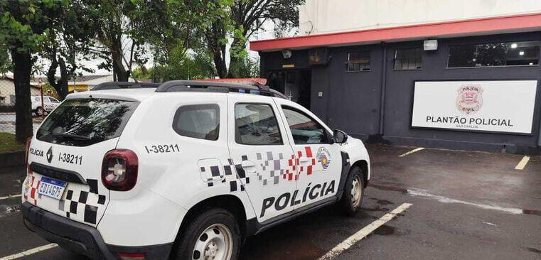 🚨 MULHER É DETIDA APÓS AMEAÇAR COMPANHEIRO COM MARTELO DURANTE CASO DE VIOLÊNCIA DOMÉSTICA EM SÃO CARLOS