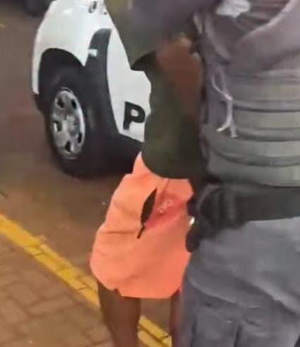 🚨 Homem é preso após tentar assaltar funcionário dos Correios e roubar carro em Araraquara