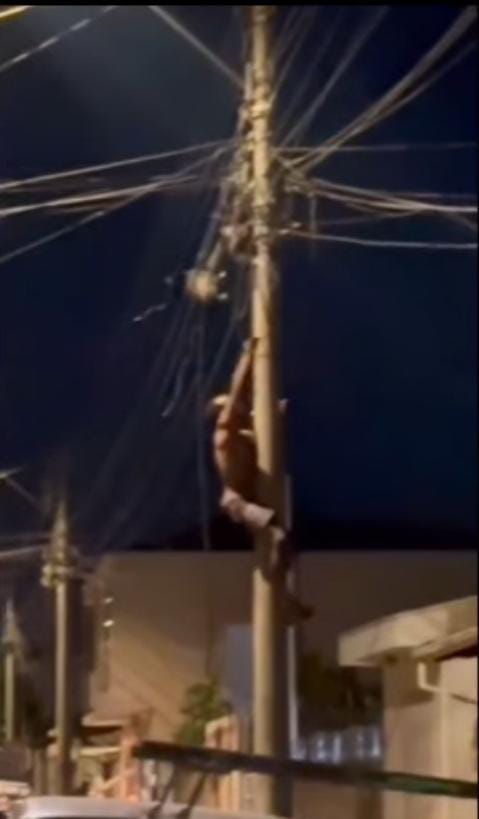🚨 Homem é flagrado escalando poste para furtar fiação em São Carlos