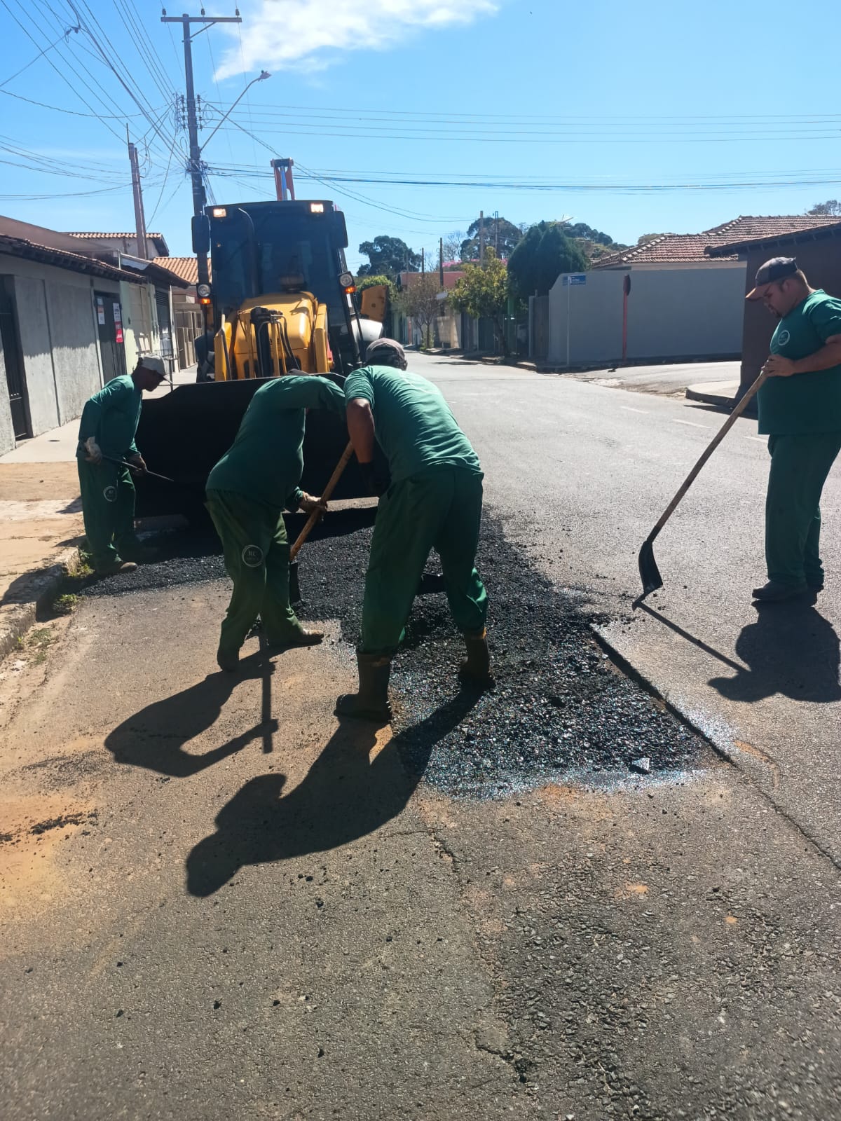 📌 Prefeitura de Ibaté intensifica operação tapa-buraco para melhorar a segurança e a mobilidade urbana