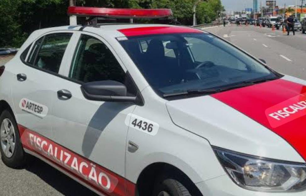 📌 ARTESP intensifica fiscalização e recolhe duas vans por transporte clandestino em São Carlos