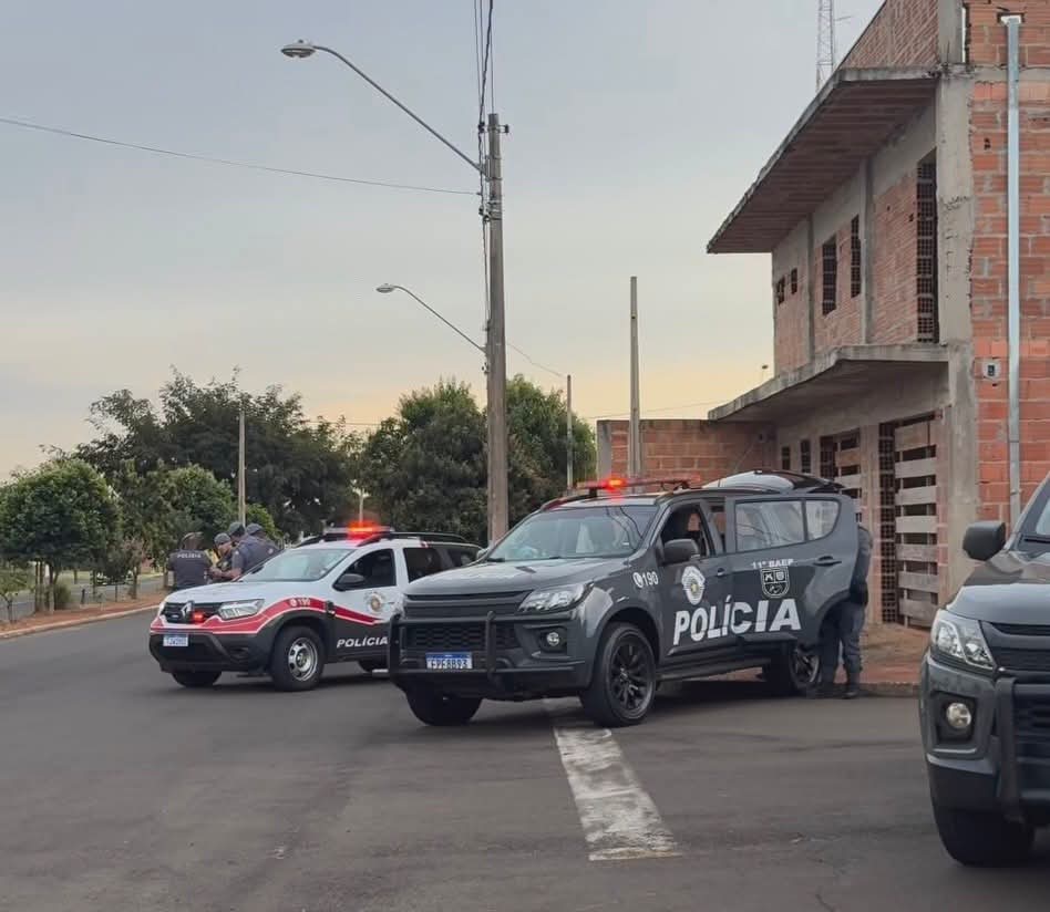 🚨 Dois jovens são presos pela Rocam com porções de crack em São Carlos