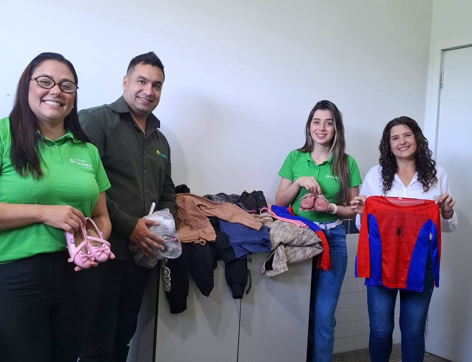 📌 Secretaria de Assistência Social de Ibaté recebe doação de roupas para famílias em situação de vulnerabilidade