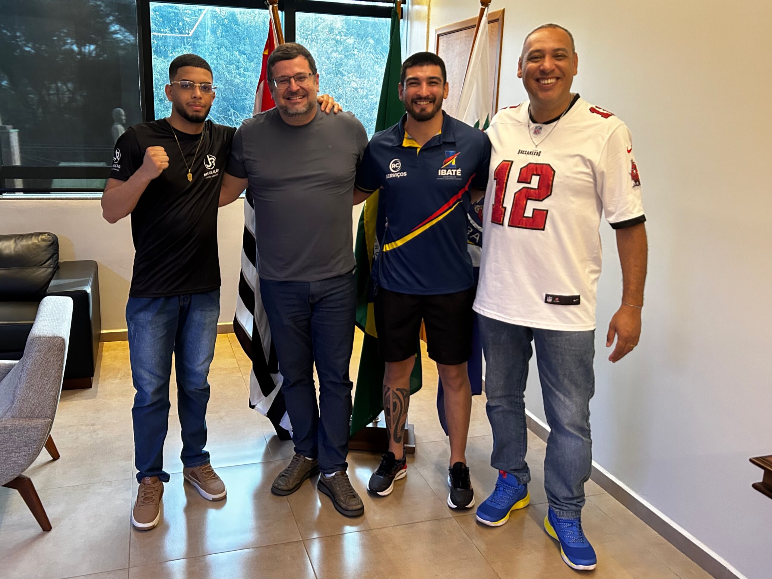 📌 Orgulho de Ibaté: Vinícius “The Blessed” brilha no MMA nacional, conquista dois nocautes e mantém invencibilidade