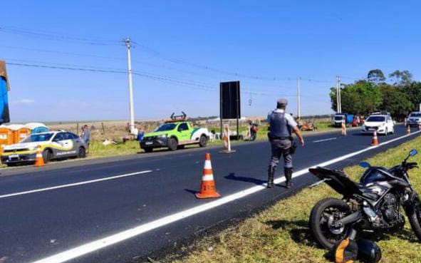 🚨 Motociclista morre após ser atingido por caminhão na Rodovia Washington Luís