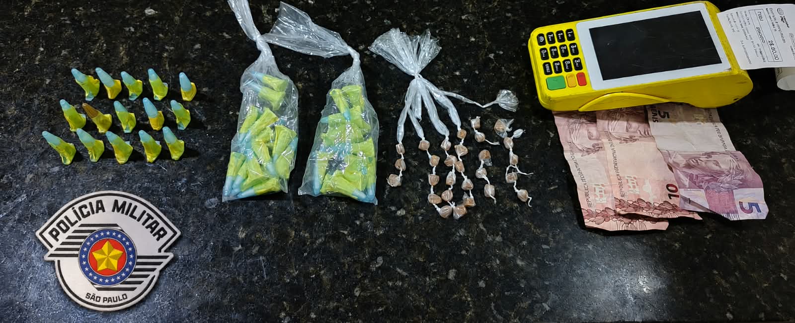 🚨 Homem é preso com cocaína e crack durante patrulhamento em São Carlos