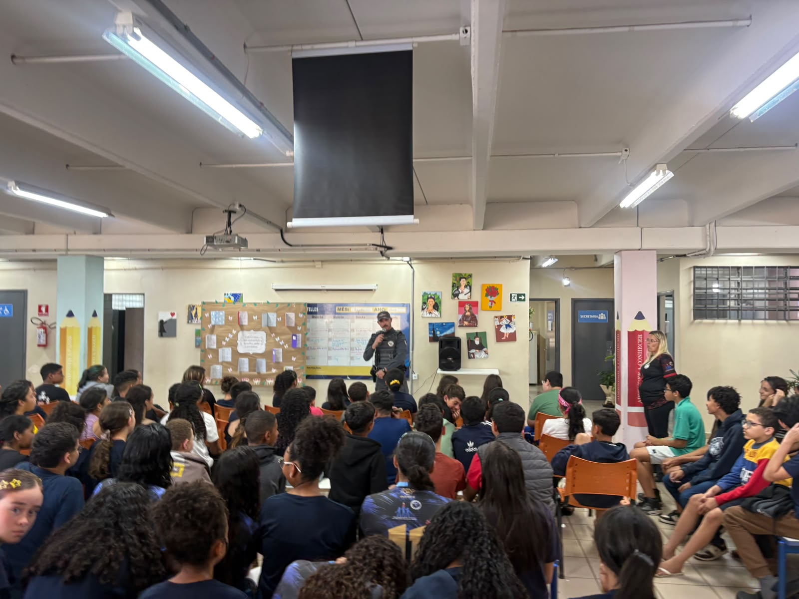 🚨 Polícia Militar realiza palestra educativa sobre violência e segurança no trânsito para alunos em Ibaté