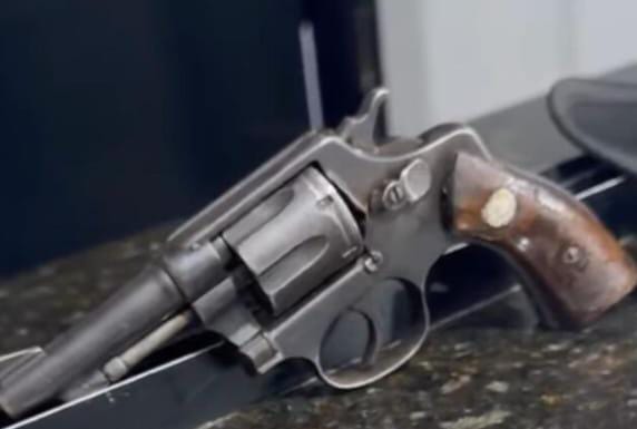 🚨 Força Tática prende homem com arma de fogo de uso restrito em Ibaté