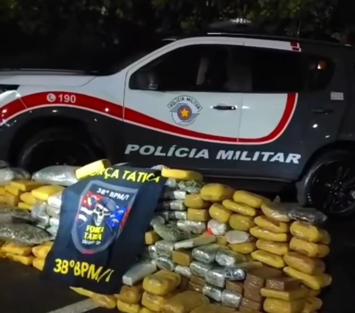 🚨 Força Tática apreende grande quantidade de drogas em residência na Vila Prado, em São Carlos
