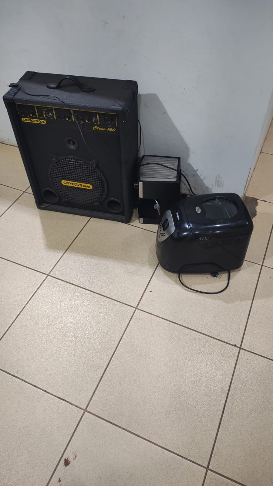 🚨 Homem é abordado pela GCM com caixa de som e outros equipamentos nas proximidades do Kartódromo em São Carlos