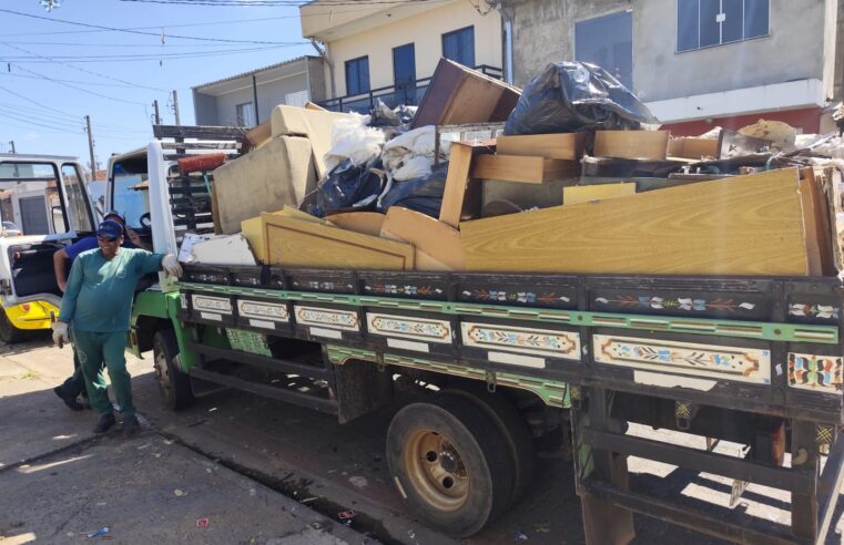 🚨 Prefeitura de Ibaté realiza limpeza de imóvel e reforça alerta sobre descarte irregular