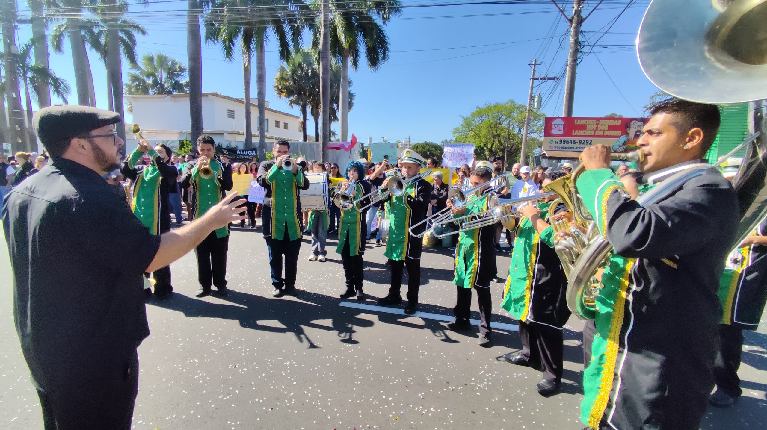 📌 Banda Marcial de Ibaté é destaque em desfile cívico e leva talento do município para Araraquara