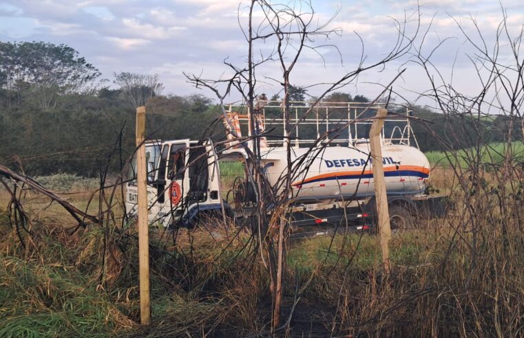 📌 Defesa Civil atua em dois incêndios de vegetação e evita avanço das chamas em Ibaté