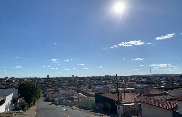📌 Tempo firme segue predominando na região, mas frente fria deve mudar cenário nos próximos dias