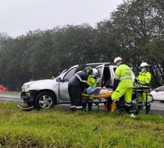 🚨 Engavetamento deixa mulher ferida na SP-318 durante forte chuva