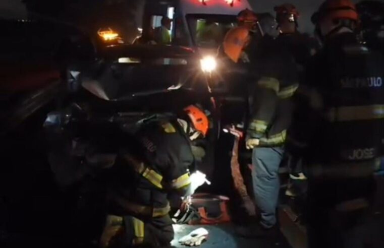 🚨 Colisão traseira entre carro e caminhão é registrada na SP-310, em Ibaté