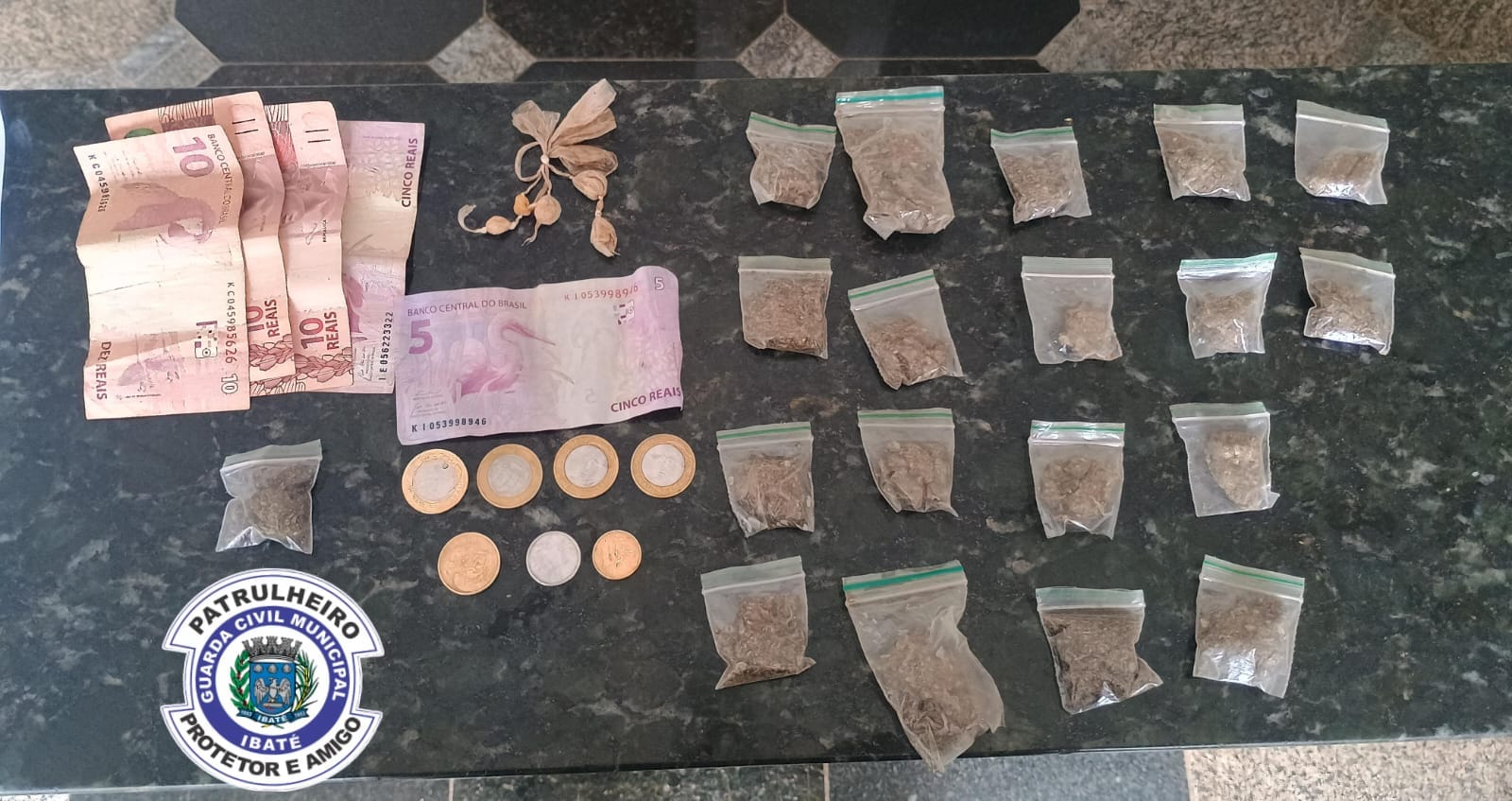 🚨 Homem é preso em flagrante por tráfico de drogas após fugir da GCM em Ibaté