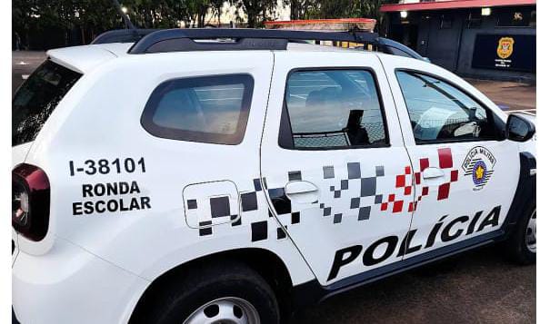 🚨 Jovem confessa roubo de R$ 6 mil em ótica de Bariri e se apresenta à Polícia Militar em São Carlos