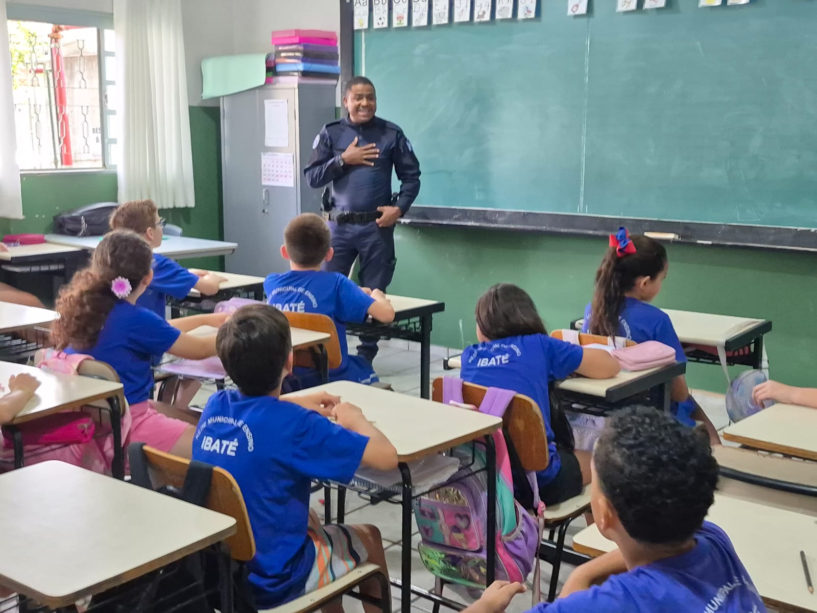 🚨 Guarda Municipal promove palestra de prevenção às drogas para alunos da rede municipal de Ibaté