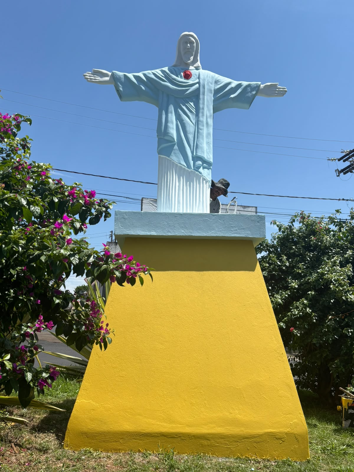 📌 Prefeitura de Ibaté revitaliza Cristo na entrada do Jardim Icaraí e conclui recuperação de três monumentos da cidade