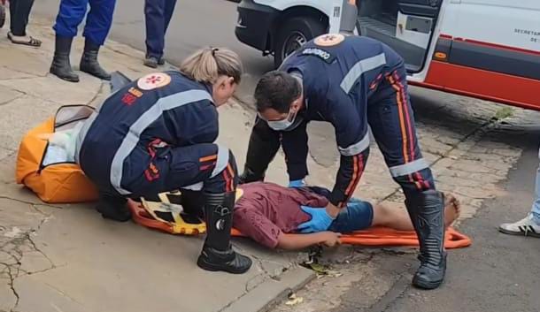 🚨 DOIS IRMÃOS, DE 7 E 11 ANOS, FICAM FERIDOS EM ACIDENTE ENTRE MOTOCICLETA E CARRO DOS CORREIOS EM SÃO CARLOS