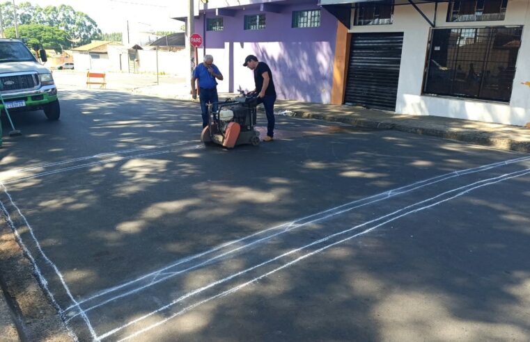 📌 Jardim Cruzado recebe lombofaixas para reforçar a segurança de crianças e pedestres