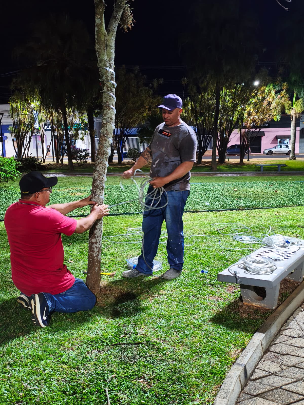 📌 Ibaté já se prepara para o Encantos de Natal 2026; Praça Central começa a receber decoração