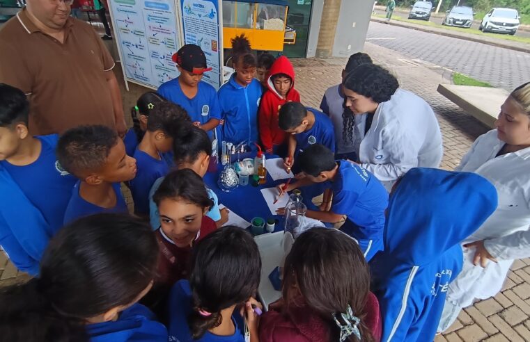 📌 Ciência ganha vida em Ibaté e desperta a curiosidade de estudantes com experiências interativas