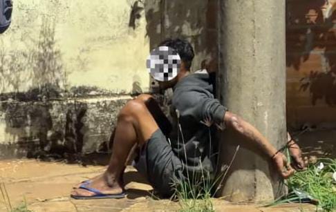 🚨 HOMEM É DETIDO POR MORADOR APÓS INVADIR RESIDÊNCIA E TENTAR FURTAR FIOS EM ARARAQUARA