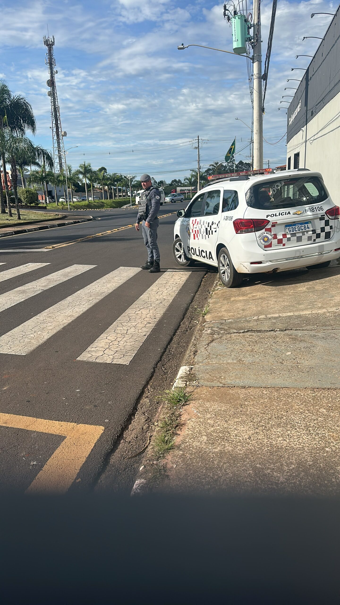 A Polícia Militar realizou uma operação de intensificação do patrulhamento em Ibaté, com o objetivo de prevenir crimes e reforçar a segurança da população.
