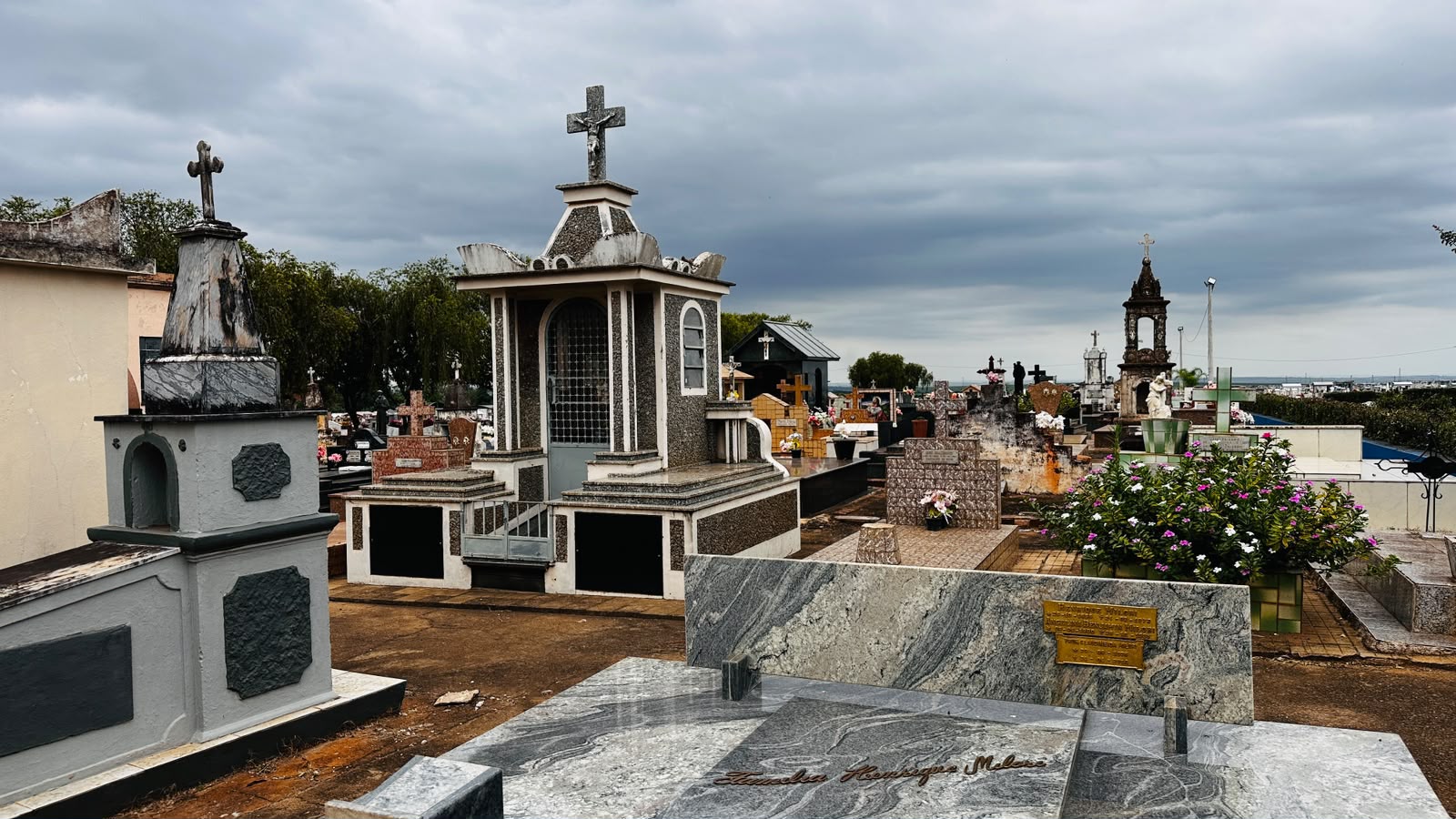 📌 Prefeitura de Ibaté intensifica preparação do cemitério para o Dia de Finados e alerta sobre prazo para limpeza dos túmulos