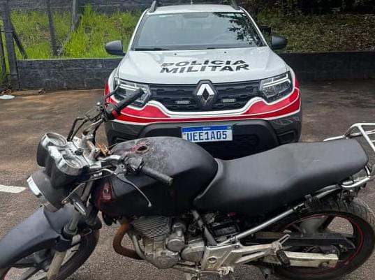🚨 Dois adolescentes são detidos após serem flagrados com motocicleta furtada em São Carlos