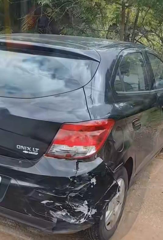 🚨 MOTORISTA PASSA MAL AO VOLANTE, COLIDE NA TRASEIRA DE OUTRO CARRO E FICA FERIDO EM SÃO CARLOS